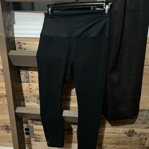 Worn once black crop NoBull leggings size small